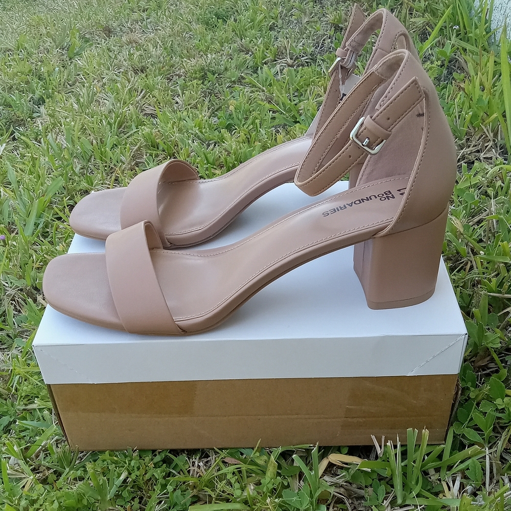 Women's Ankle Strap Dress Shoe